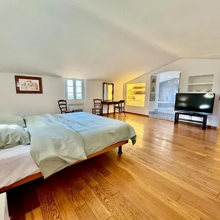 With Pool And Air Conditioning Villa