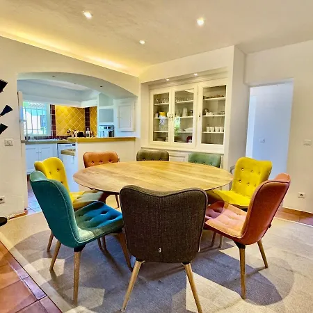 With Pool And Air Conditioning Villa