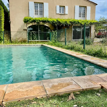 Villa With Pool And Air Conditioning *